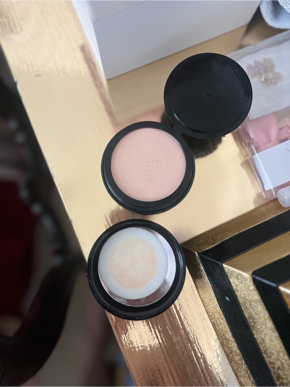 HUSH Glow Foundation Cushion (only tried for color) - Picture 2 of 2